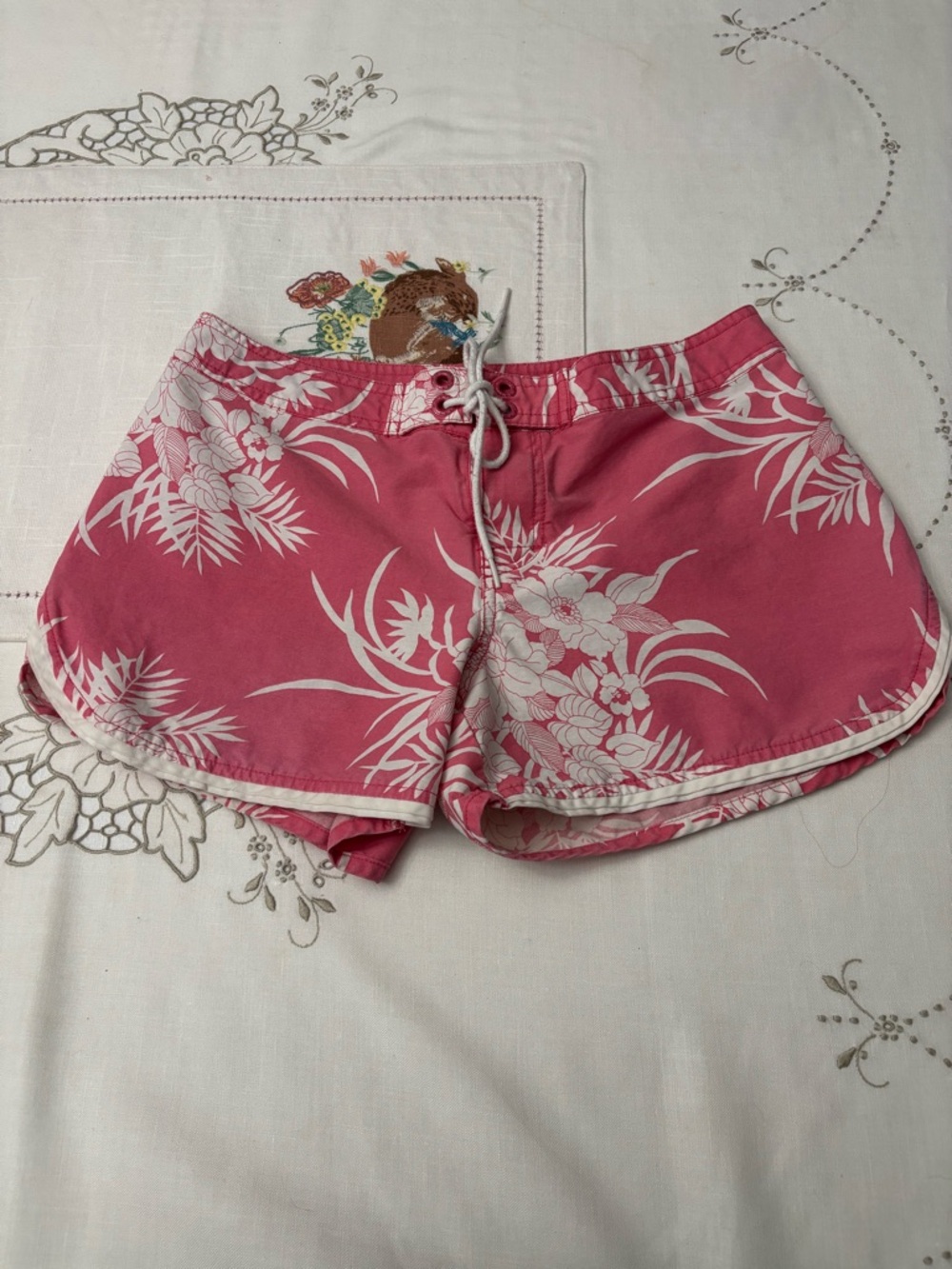 Pink Floral Drawstring Athletic Shorts/Booty Shorts Tie Closure Medium size 6
